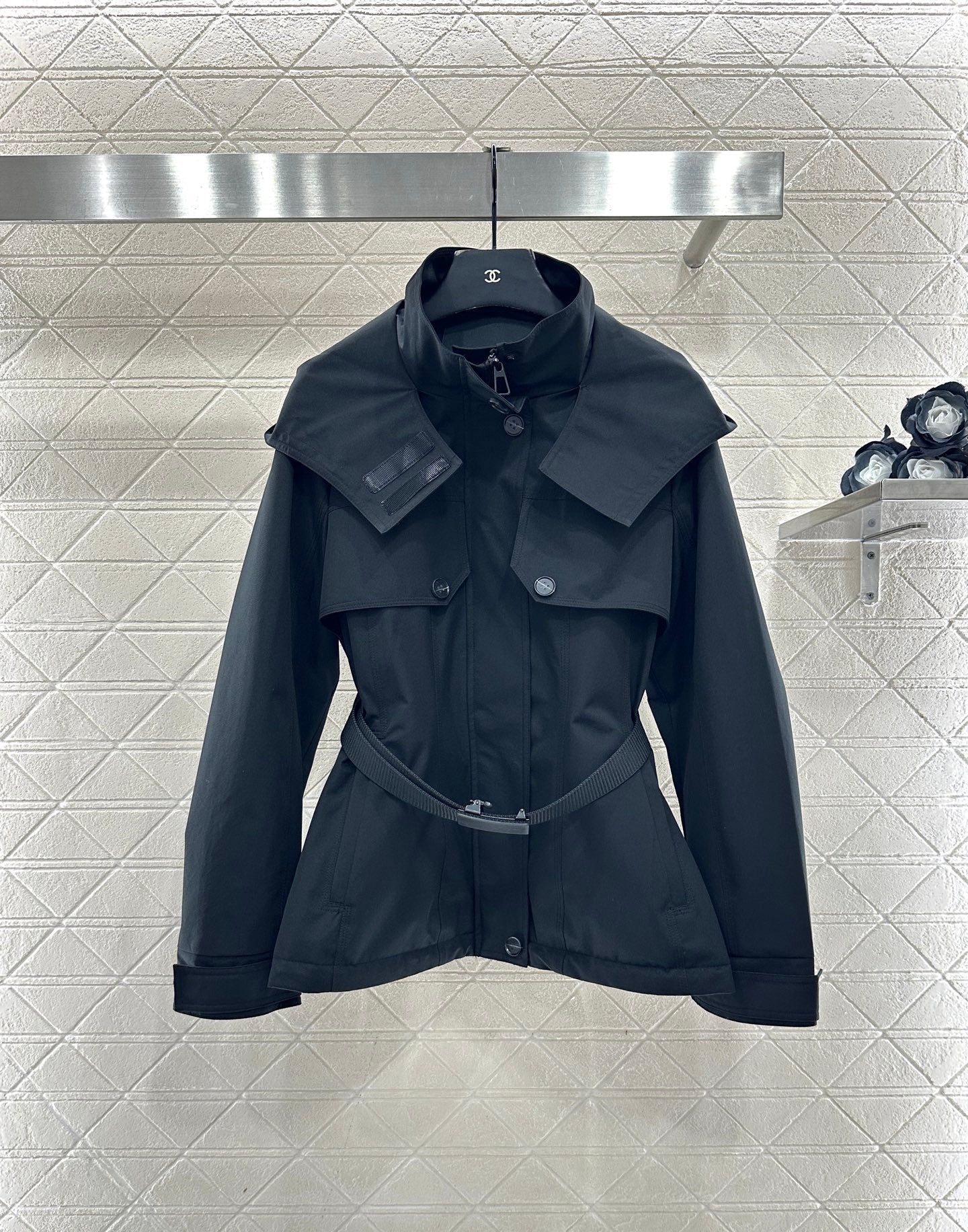 Hooded waist belt down jacket