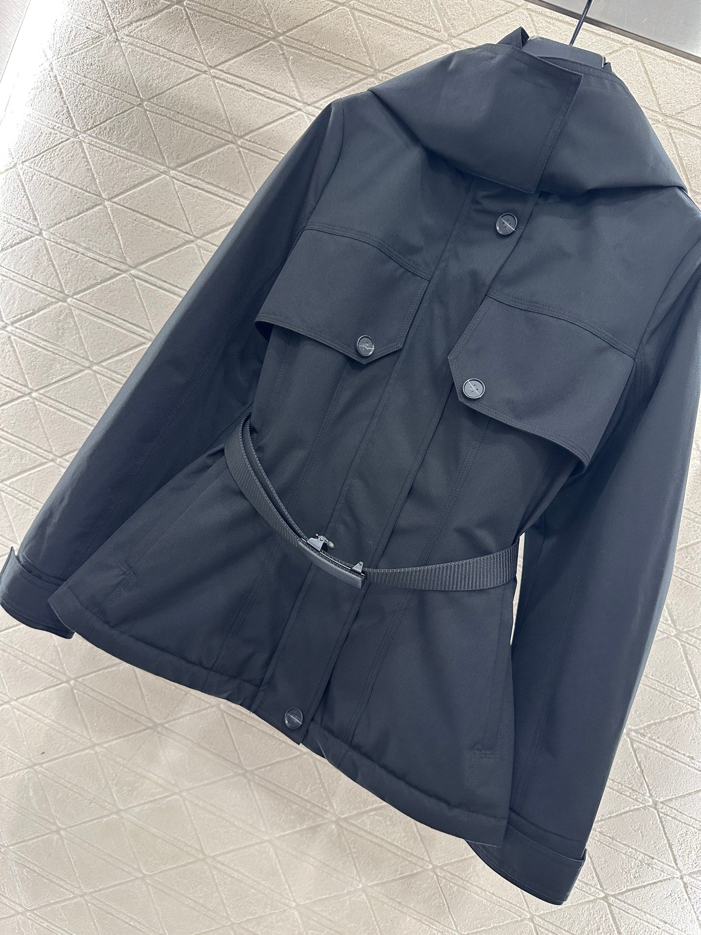 Hooded waist belt down jacket