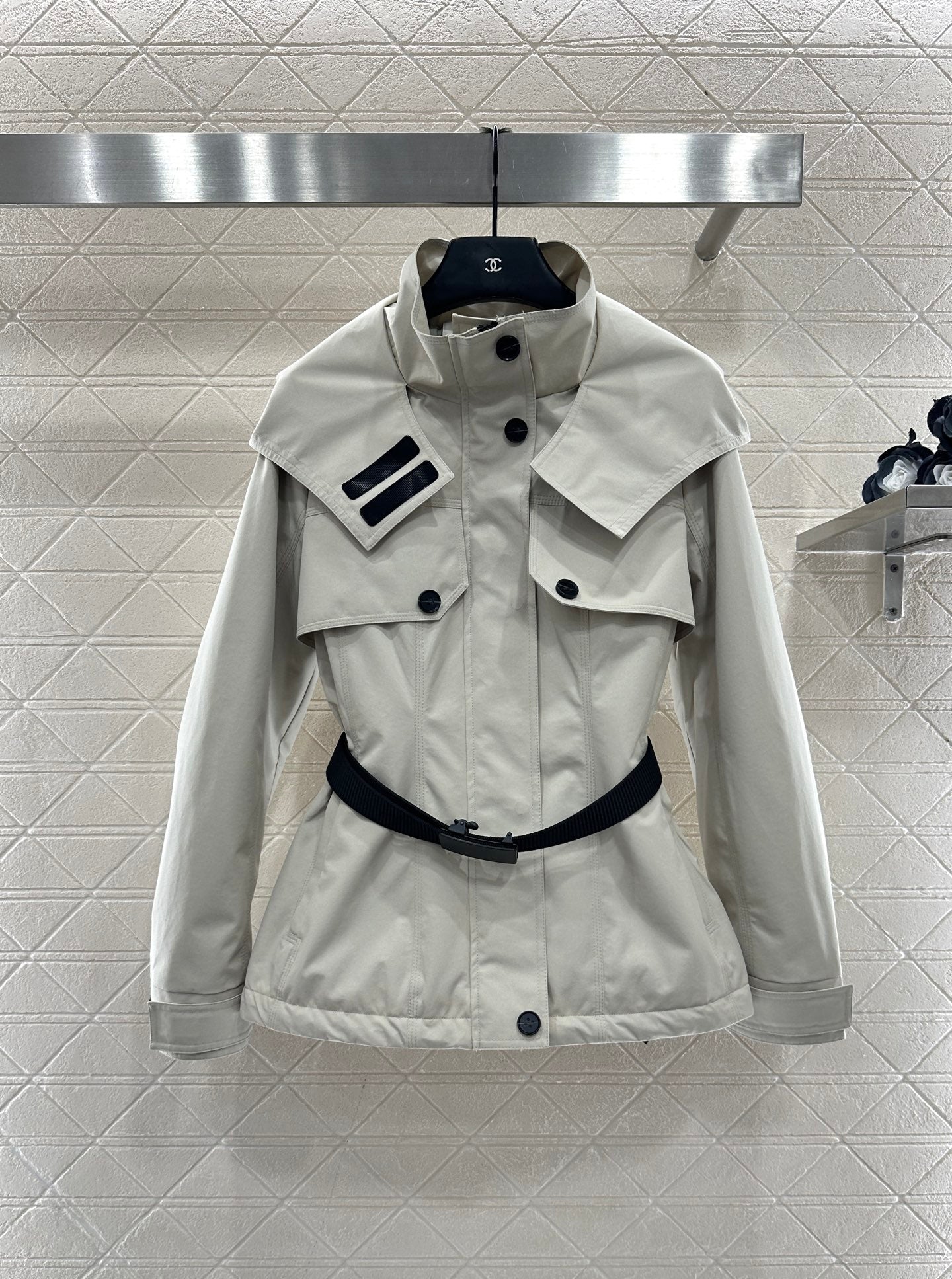 Hooded waist belt down jacket