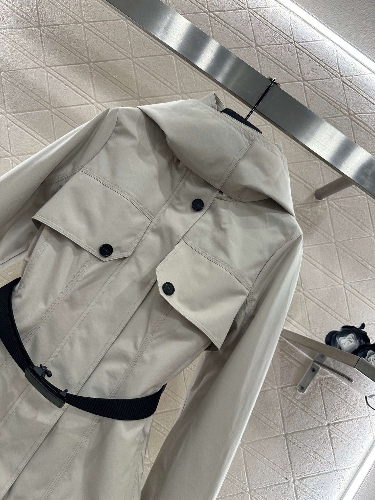 Hooded waist belt down jacket