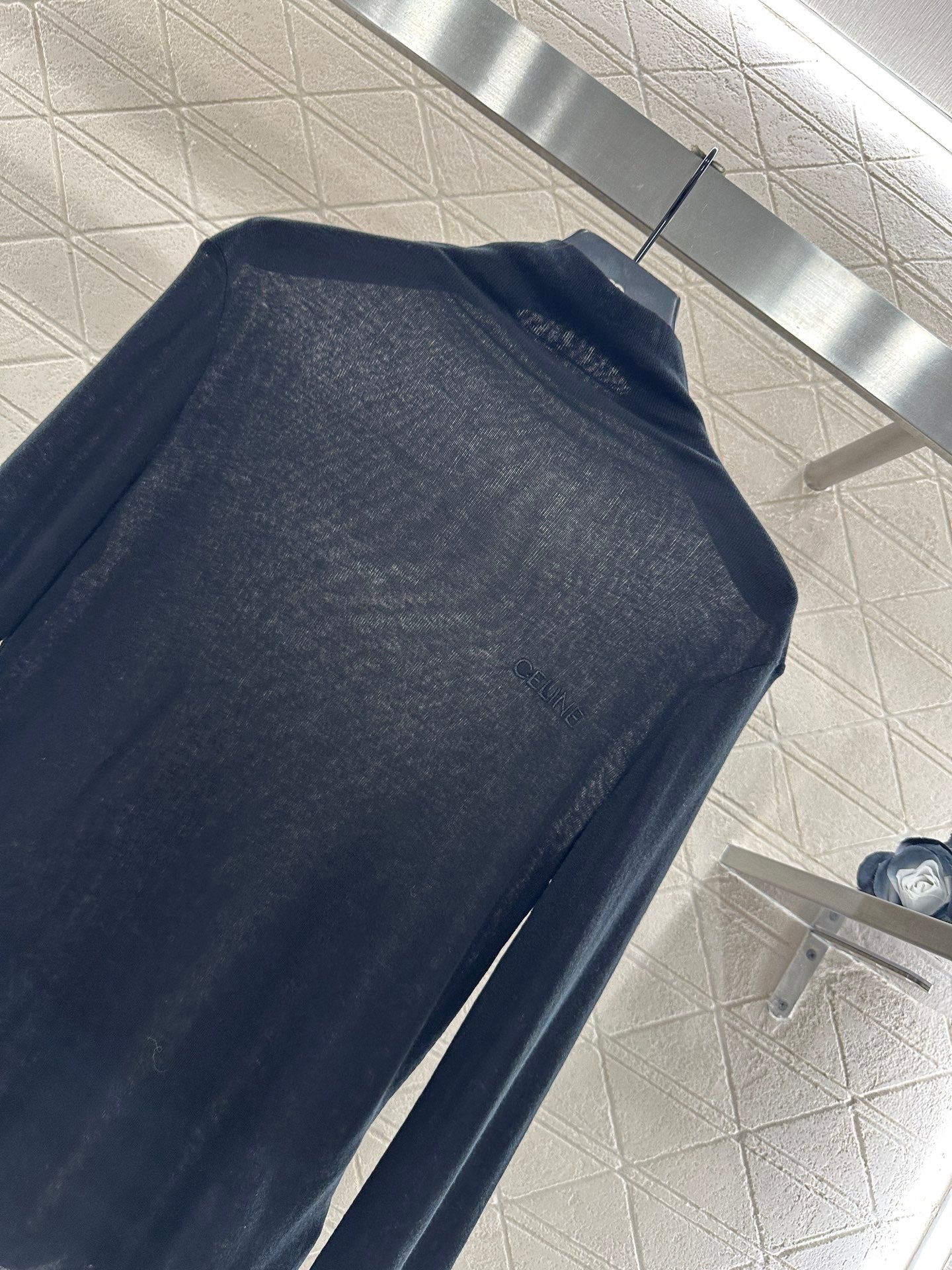 Slim fit letter high neck base shirt