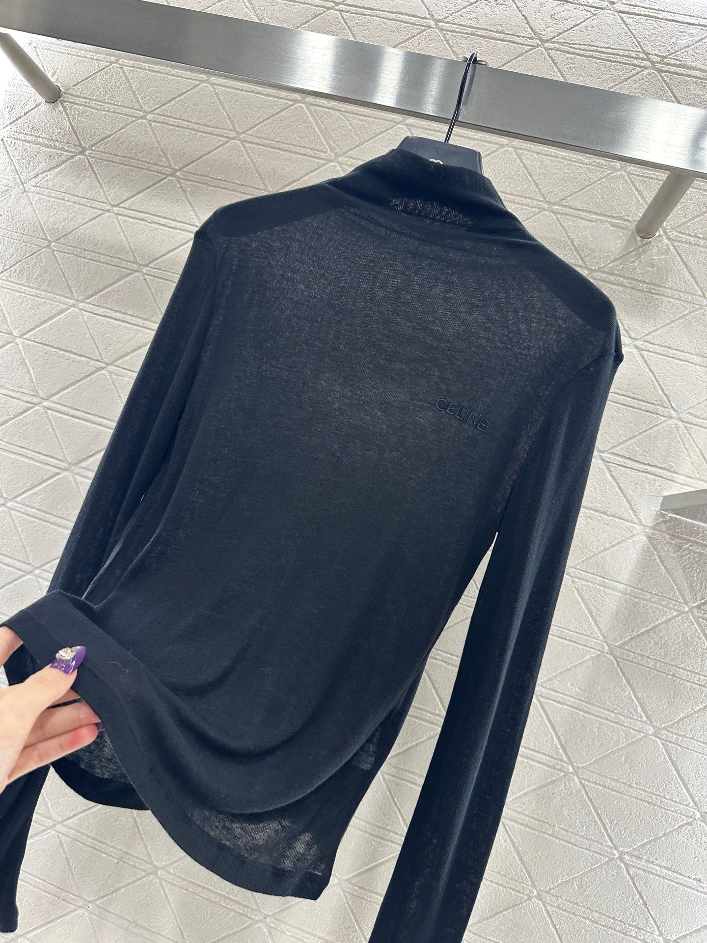 Slim fit letter high neck base shirt