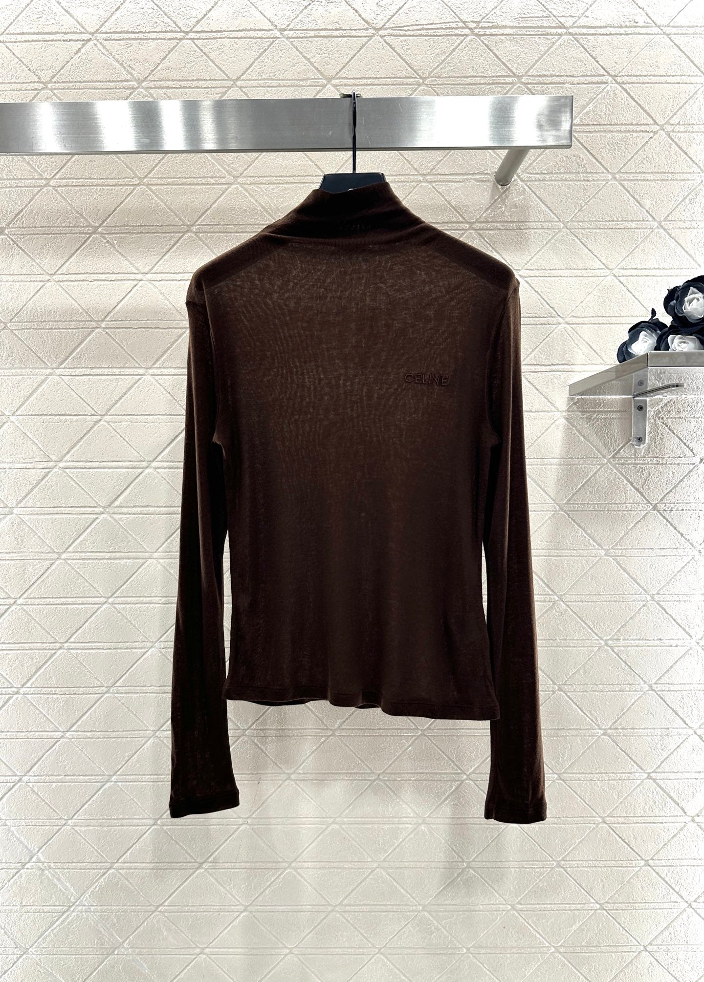 Slim fit letter high neck base shirt