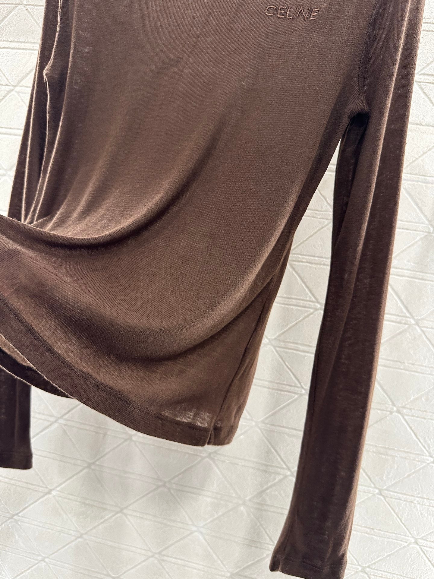 Slim fit letter high neck base shirt