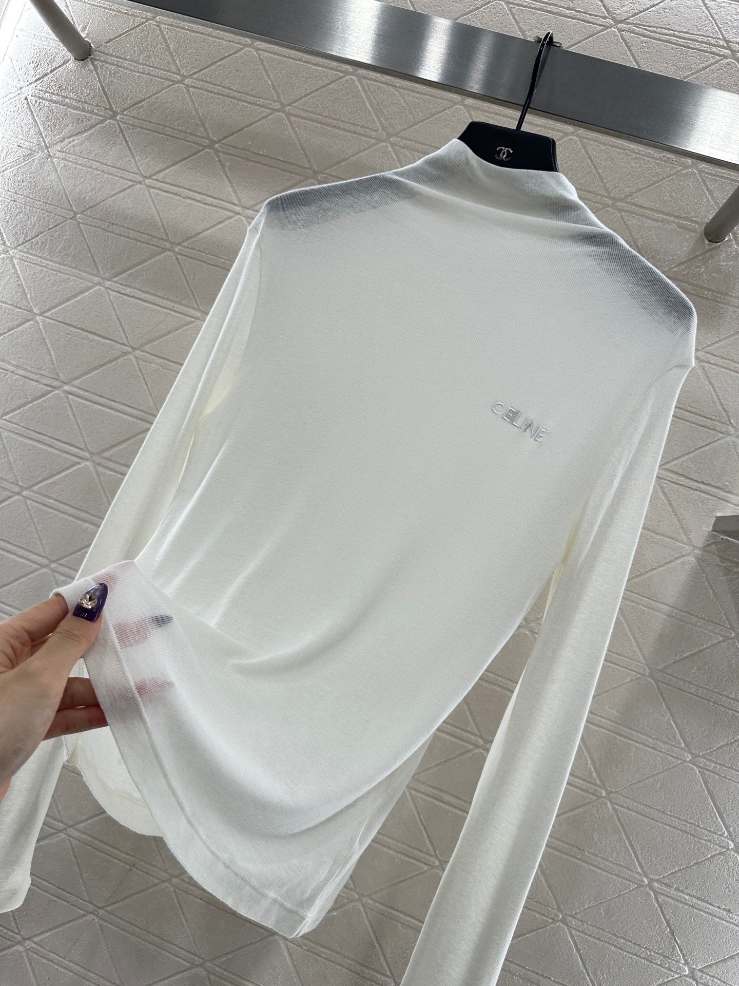 Slim fit letter high neck base shirt