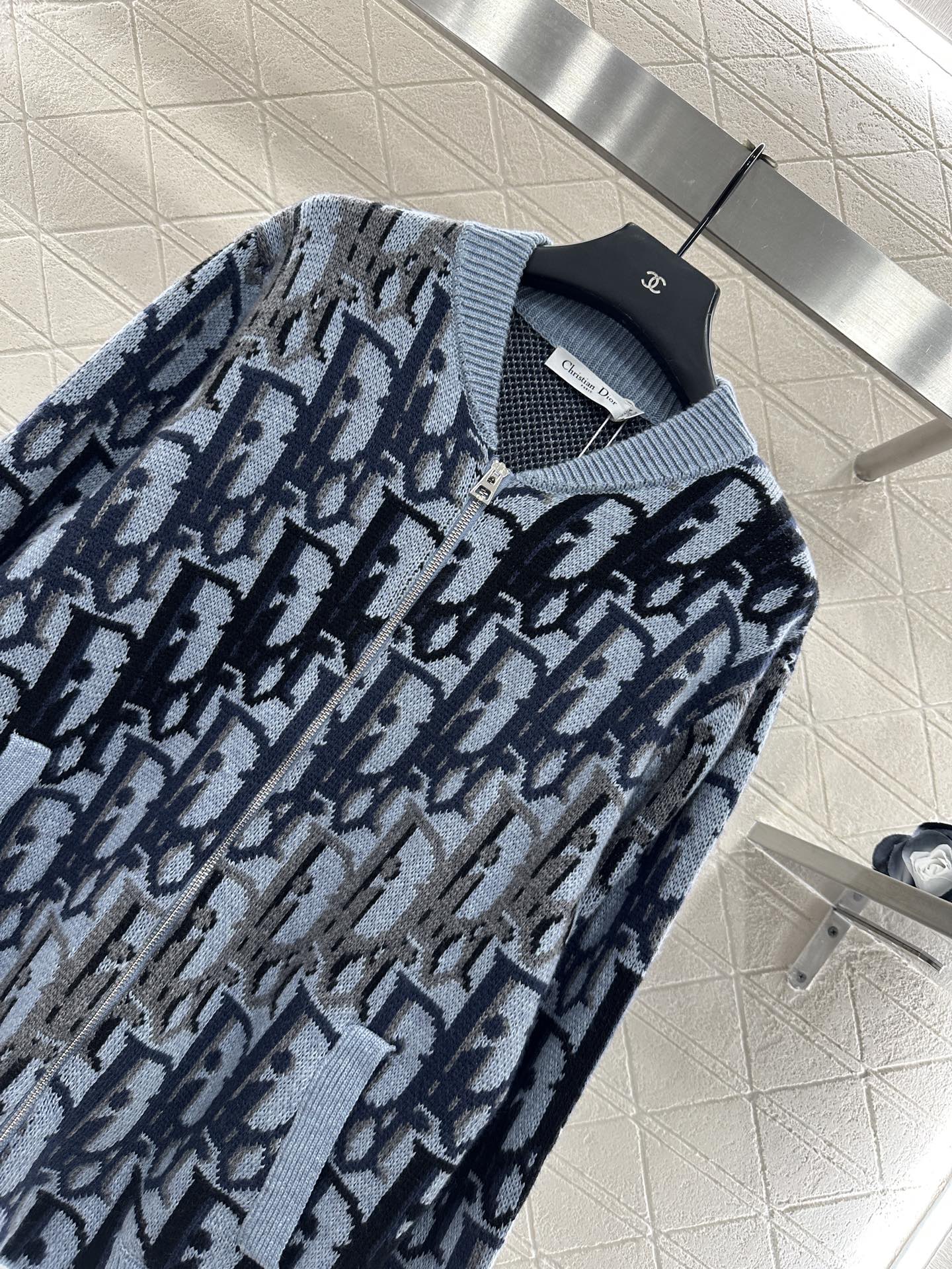 Jacquard knitted zipper cardigan