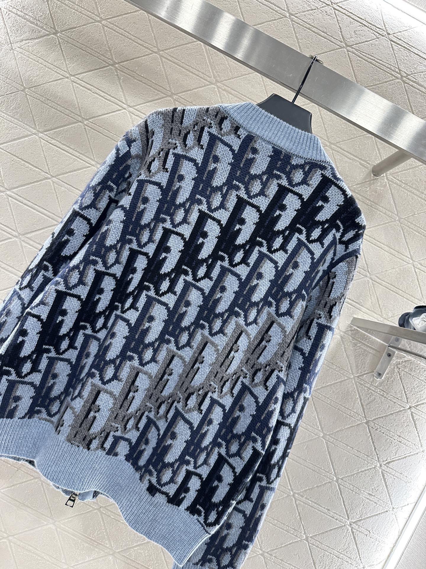 Jacquard knitted zipper cardigan