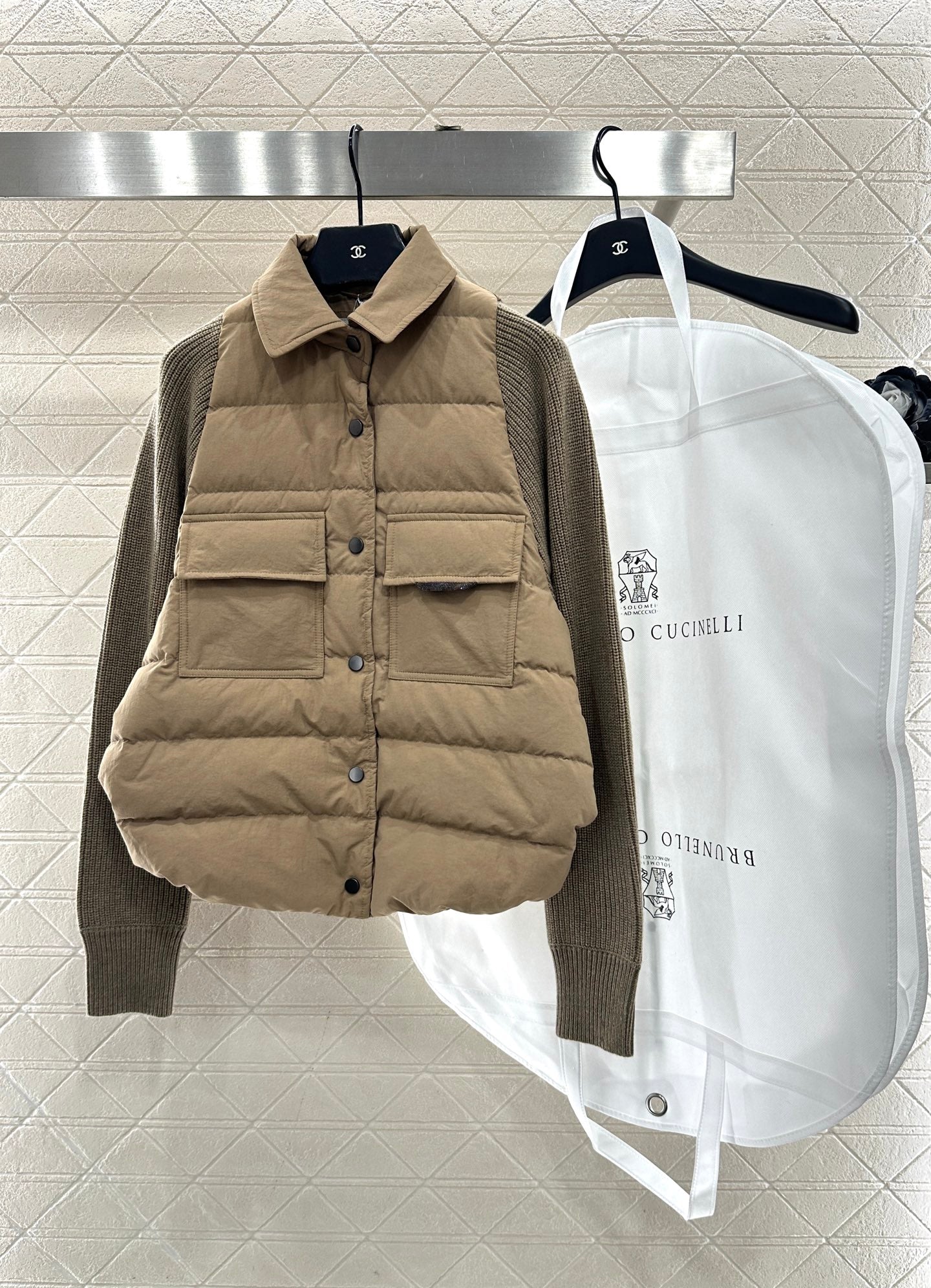 Knitted patchwork lapel down jacket