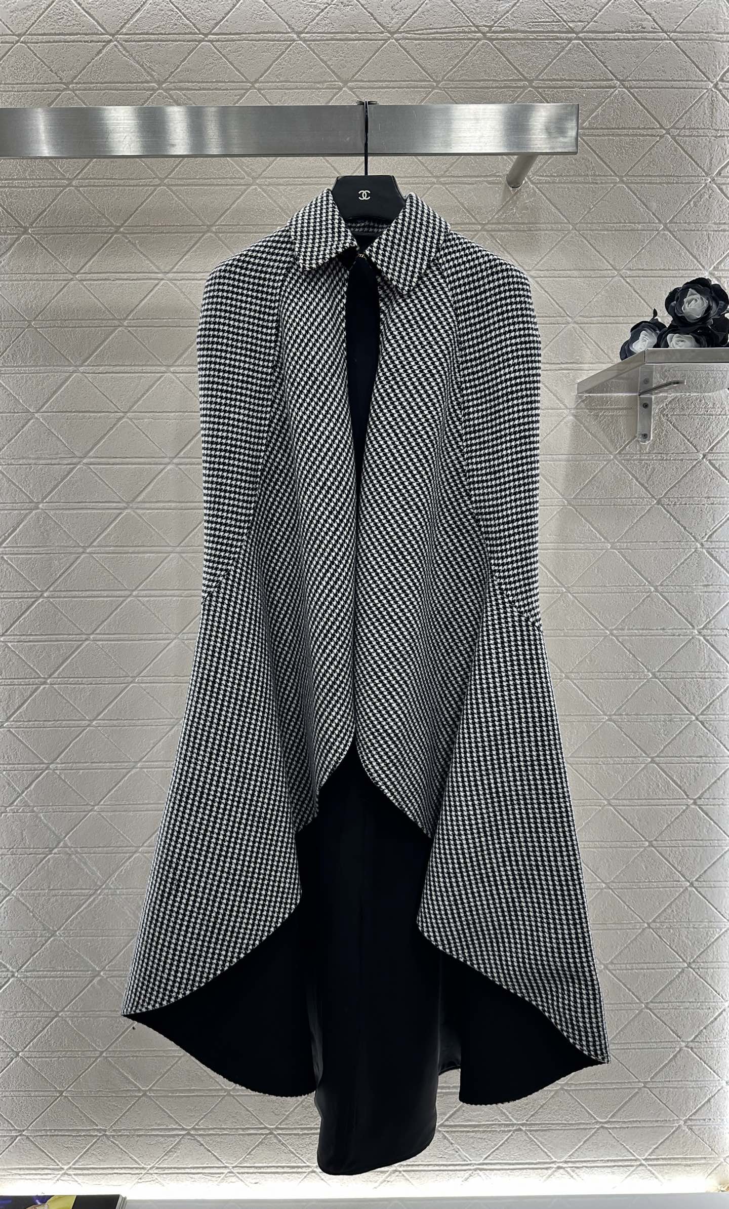 Thousand bird grid long shawl cape