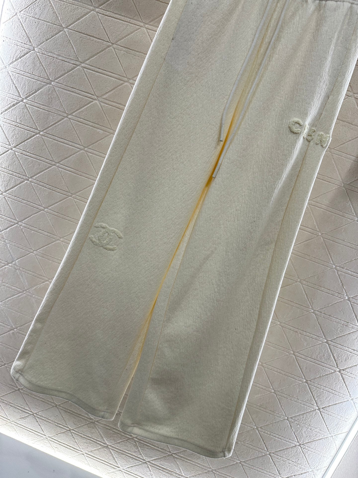 Plucked letter high waist wide leg pants