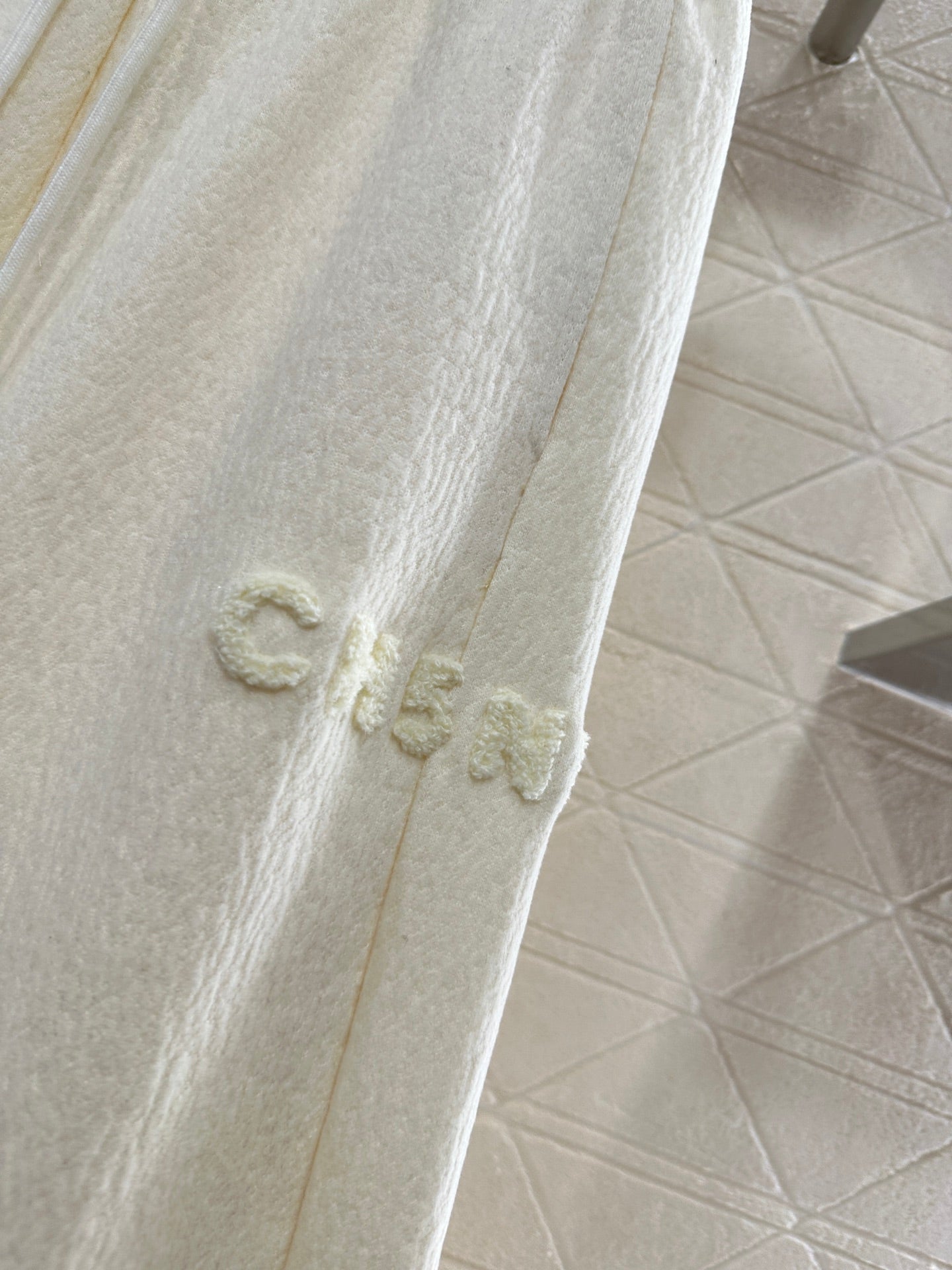 Plucked letter high waist wide leg pants