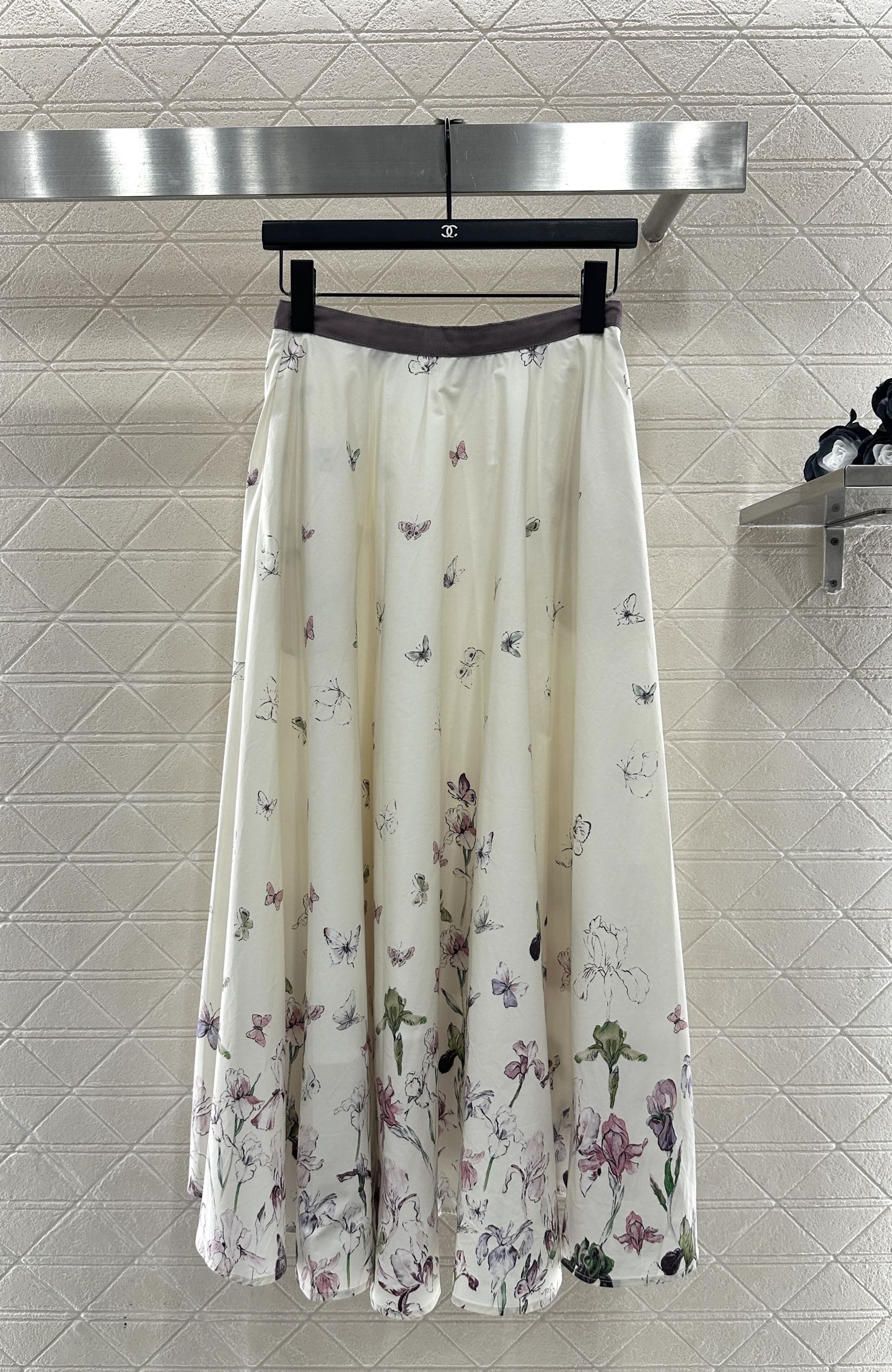 Direct spray floral umbrella shaped skirt