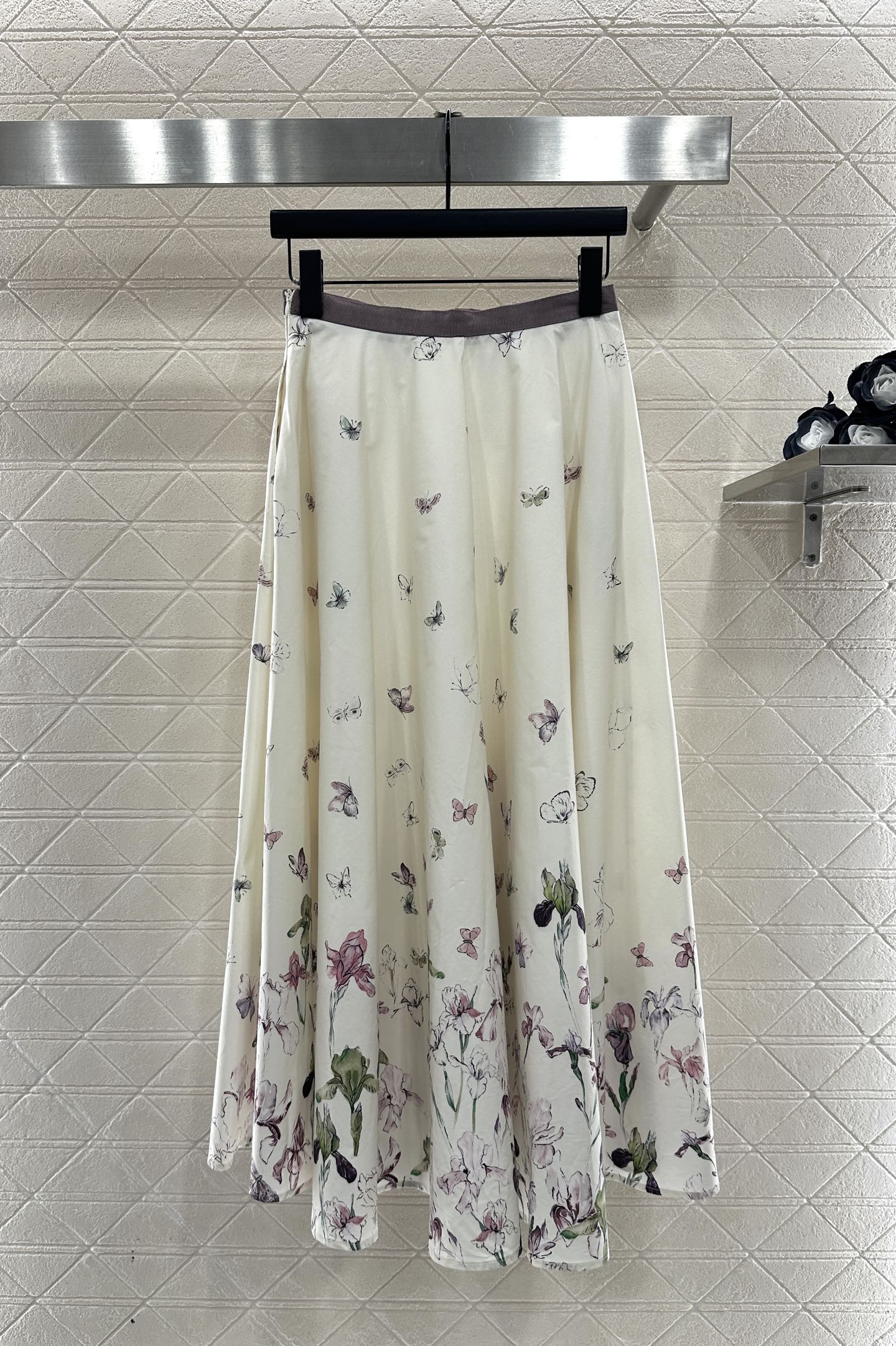 Direct spray floral umbrella shaped skirt