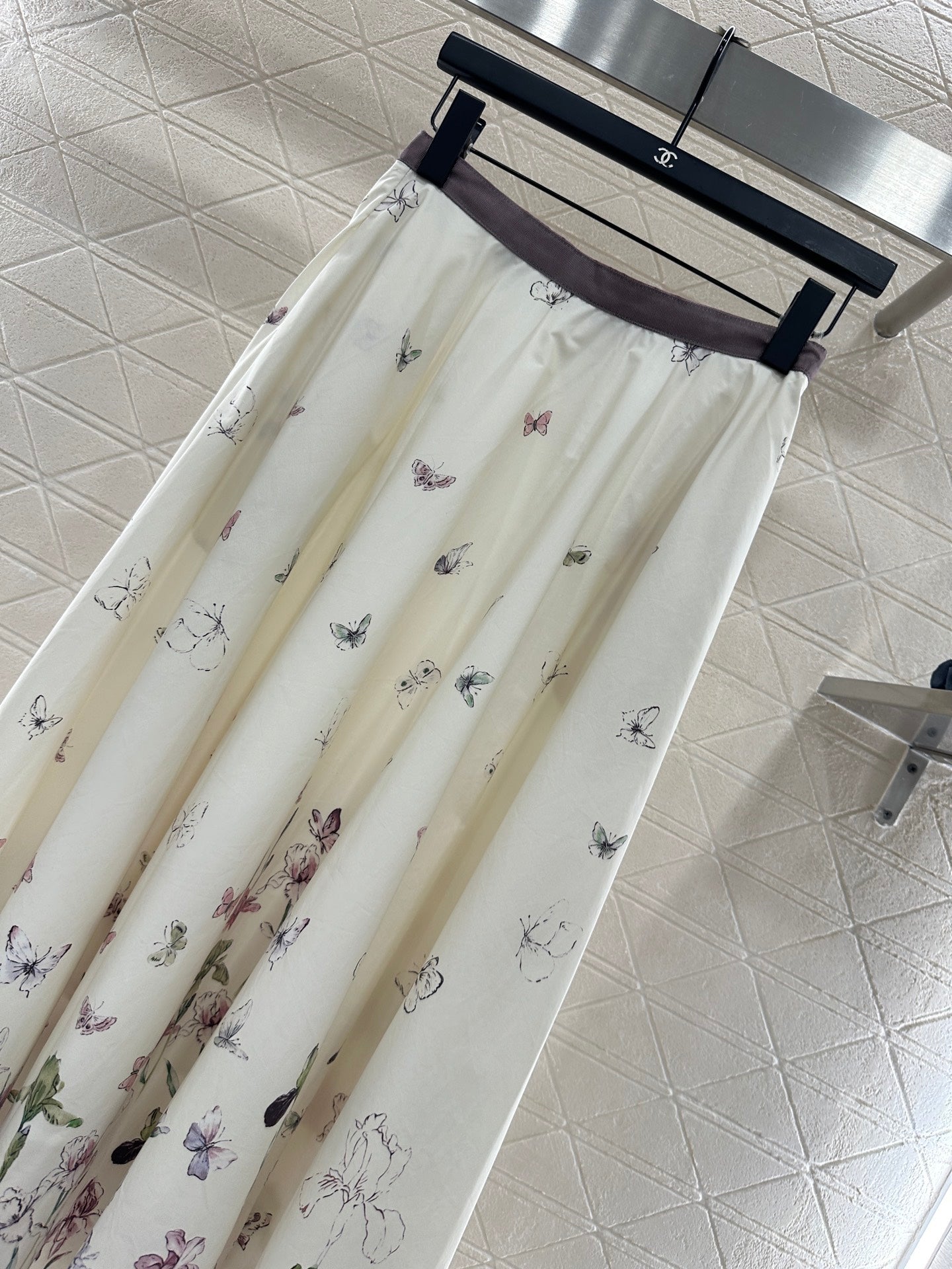 Direct spray floral umbrella shaped skirt