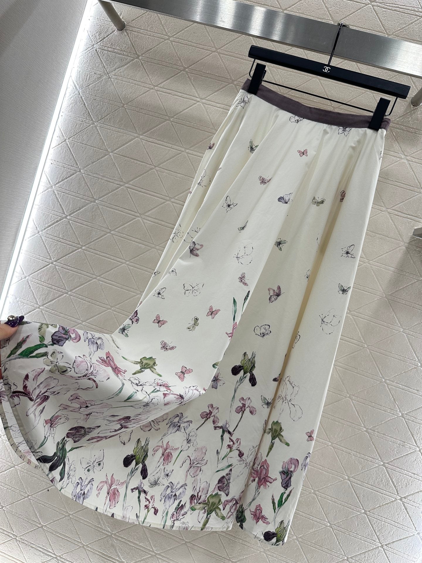 Direct spray floral umbrella shaped skirt