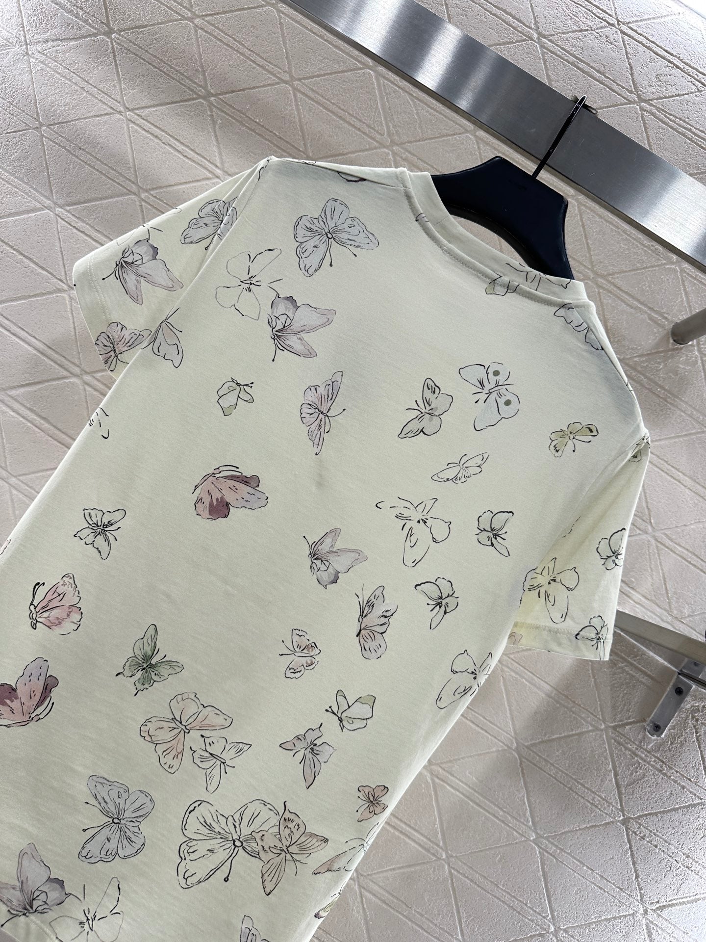 Round neck print 𝑇𝑒𝑒