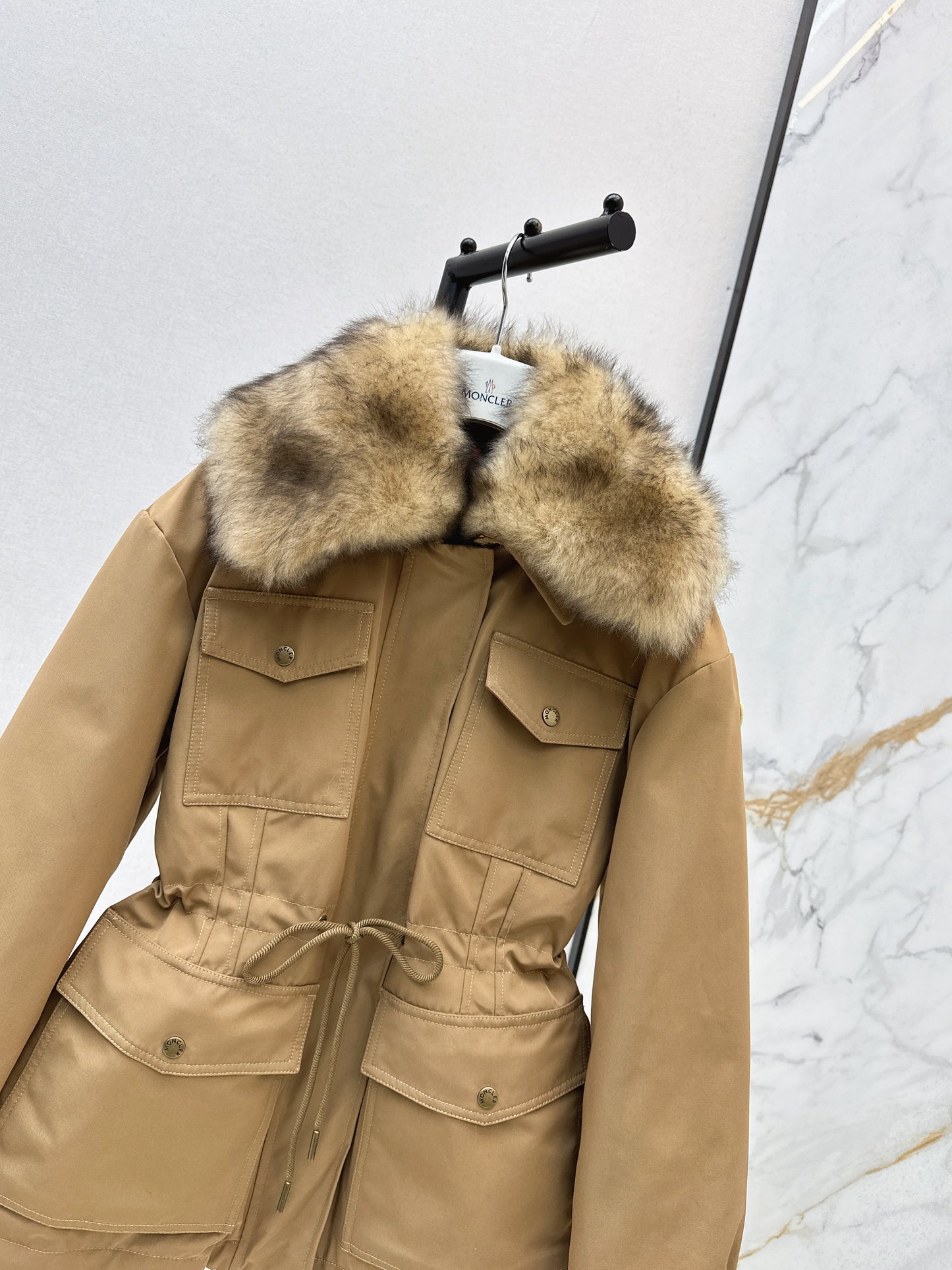 Hooded fur collar drawstring down jacket