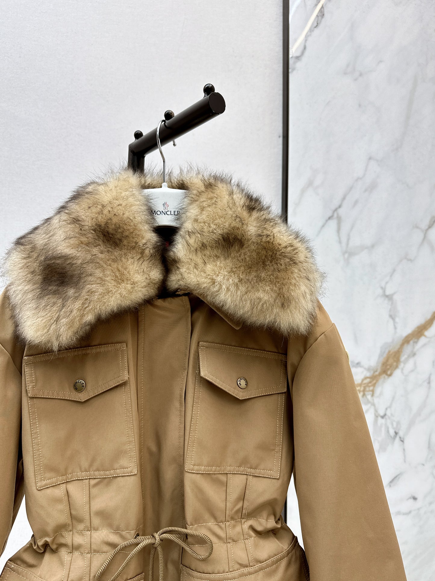 Hooded fur collar drawstring down jacket