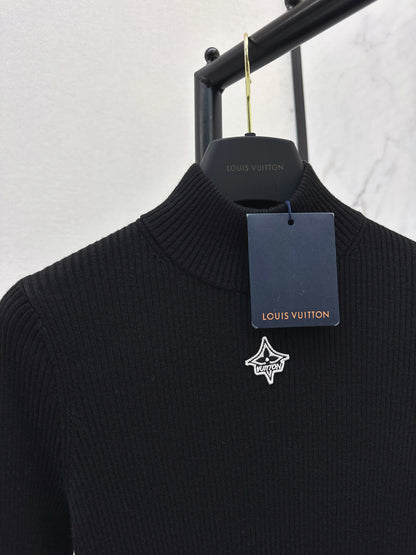 Slim fit letter logo high neck base shirt