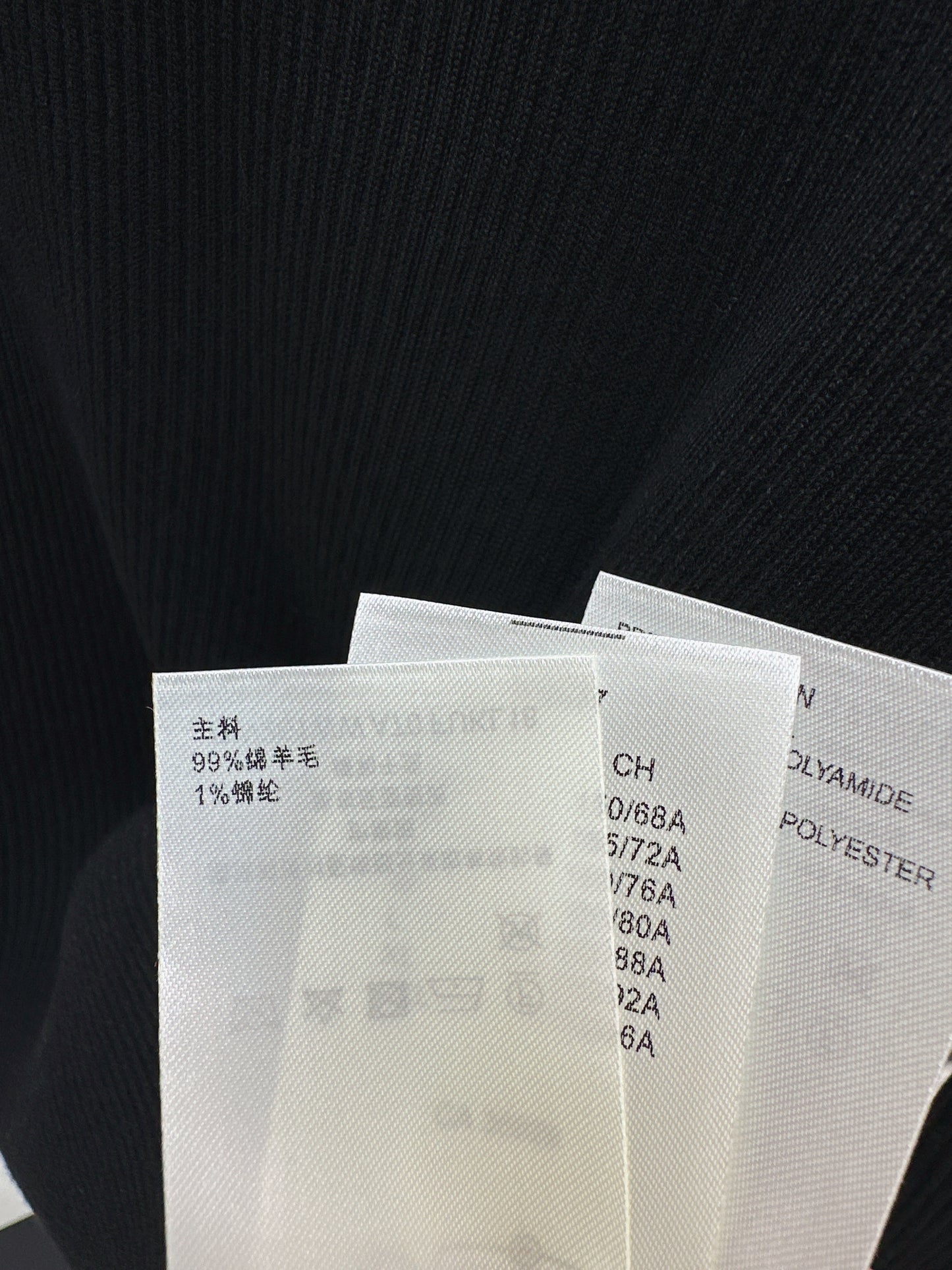 Slim fit letter logo high neck base shirt