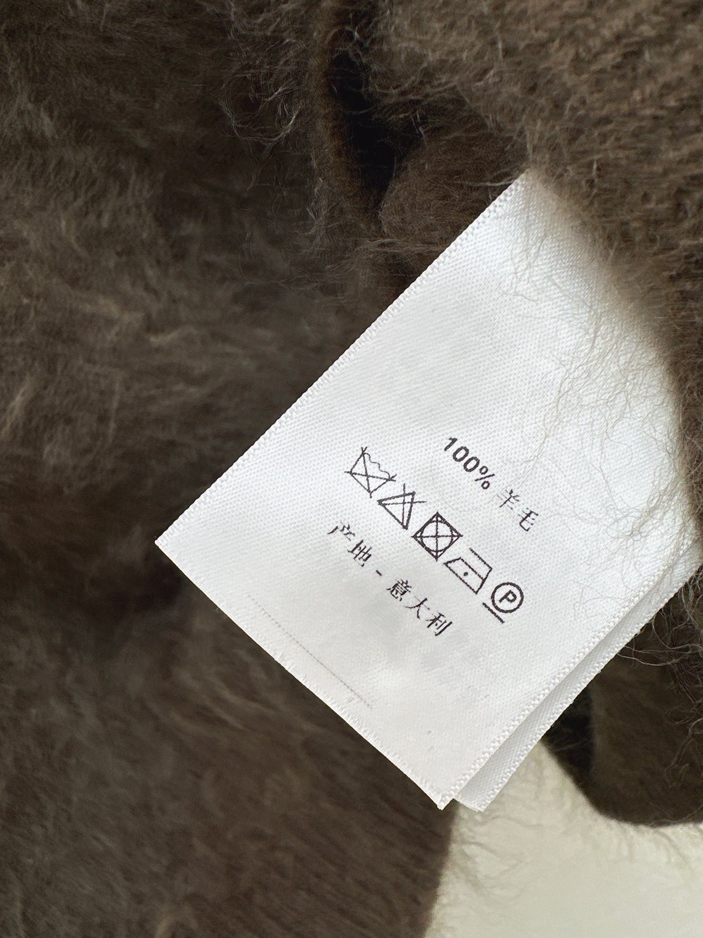 Sparkling woven decorative V-neck sweater