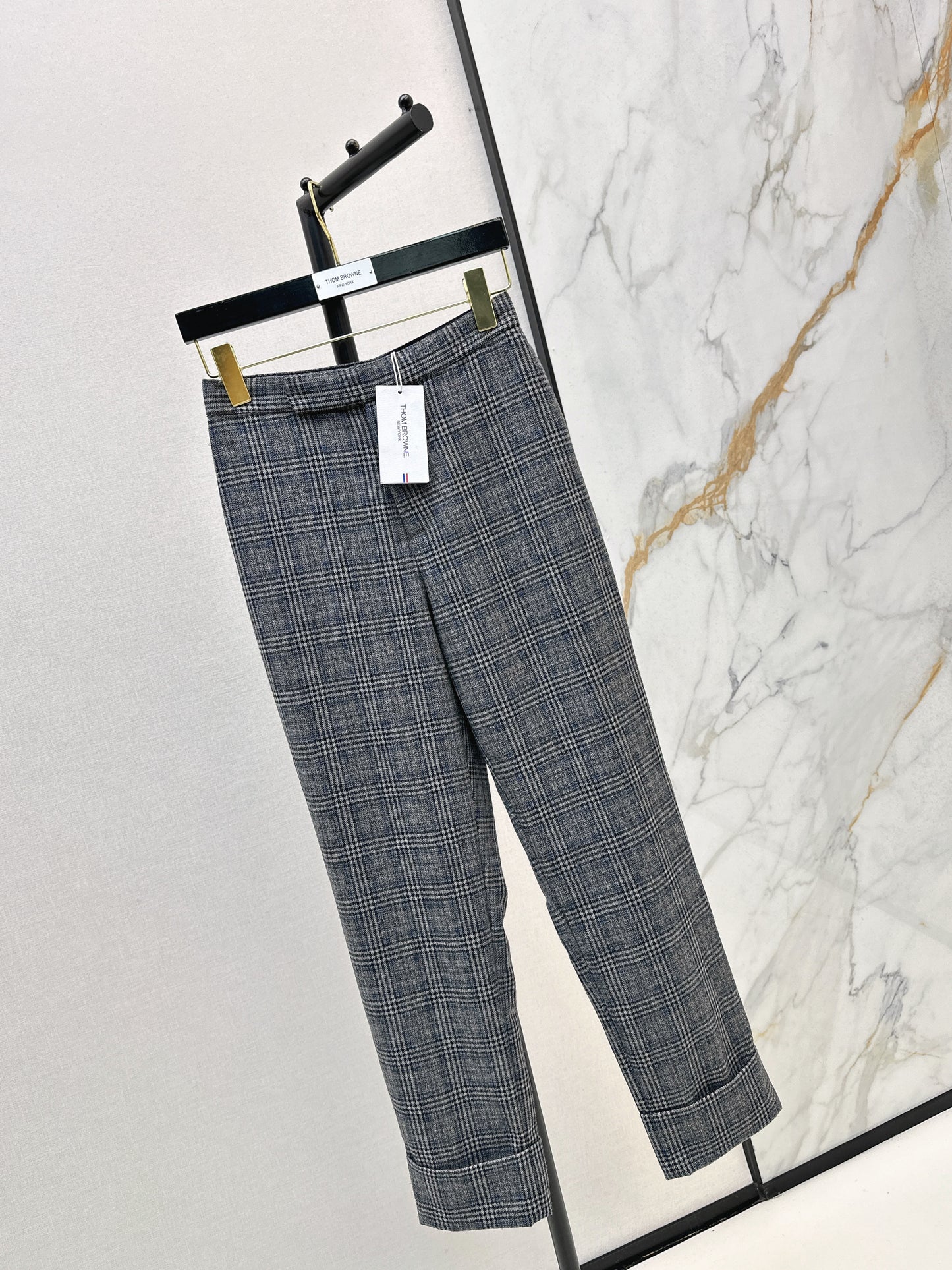 Grey checkered rolled edge trousers