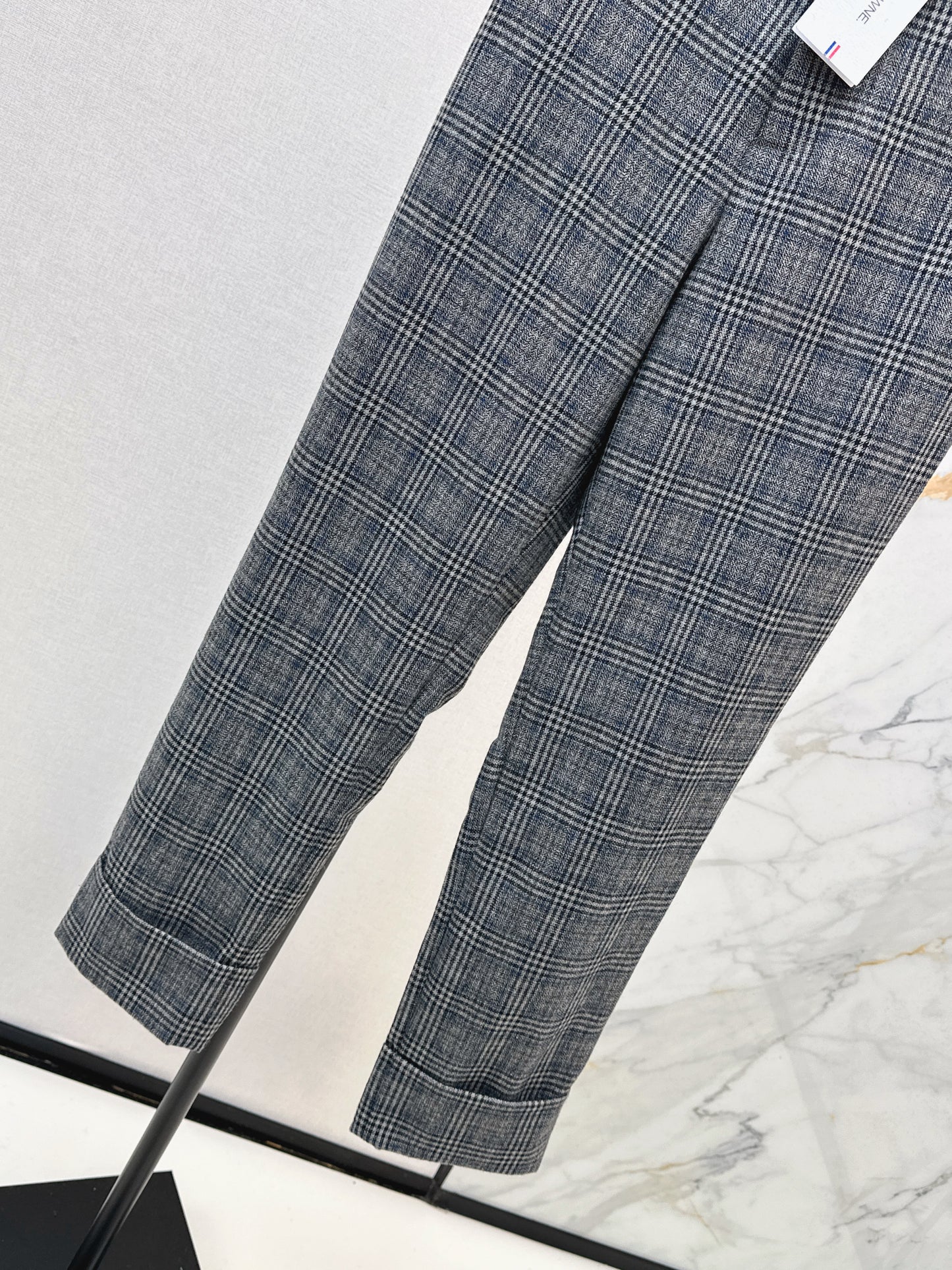 Grey checkered rolled edge trousers