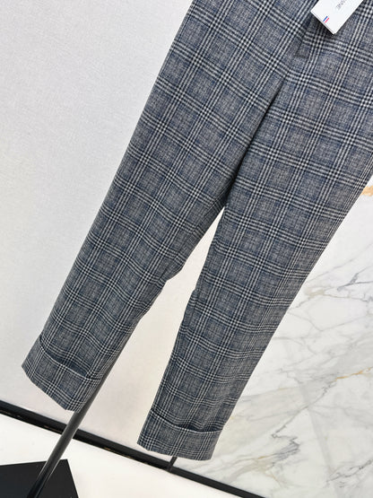 Grey checkered rolled edge trousers