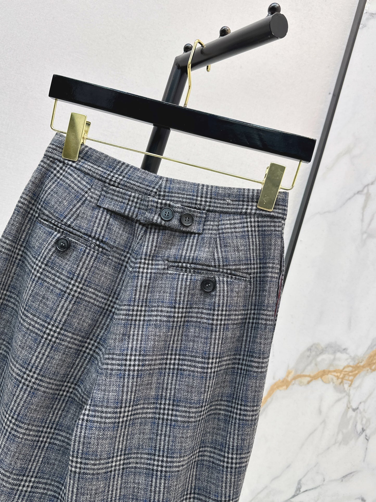 Grey checkered rolled edge trousers