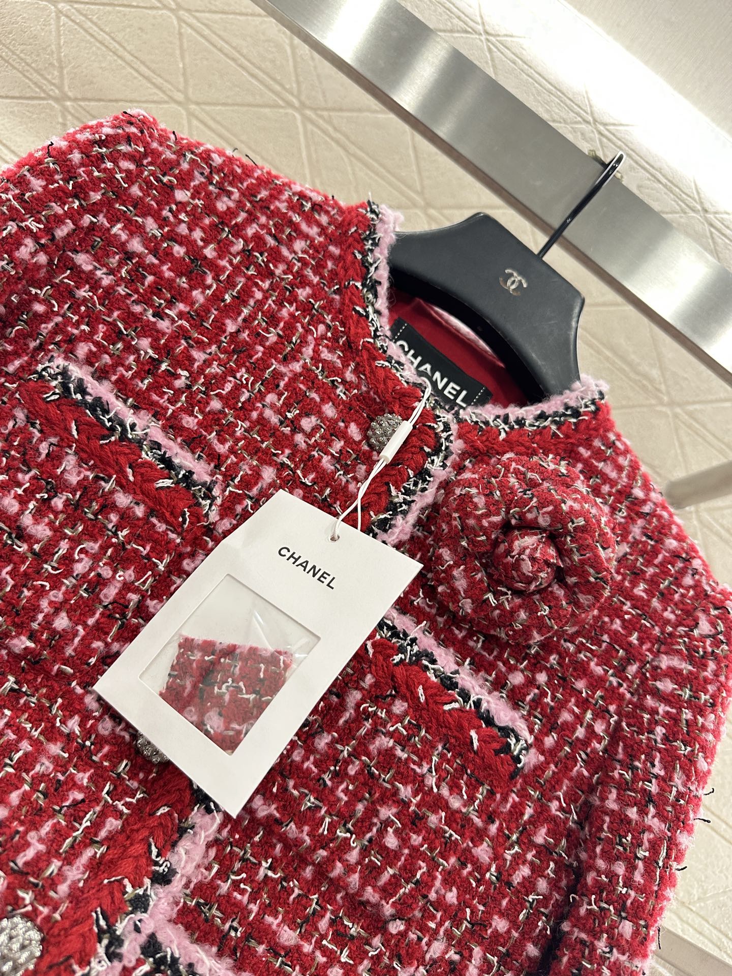 Camellia flower brooch woven outer jacket