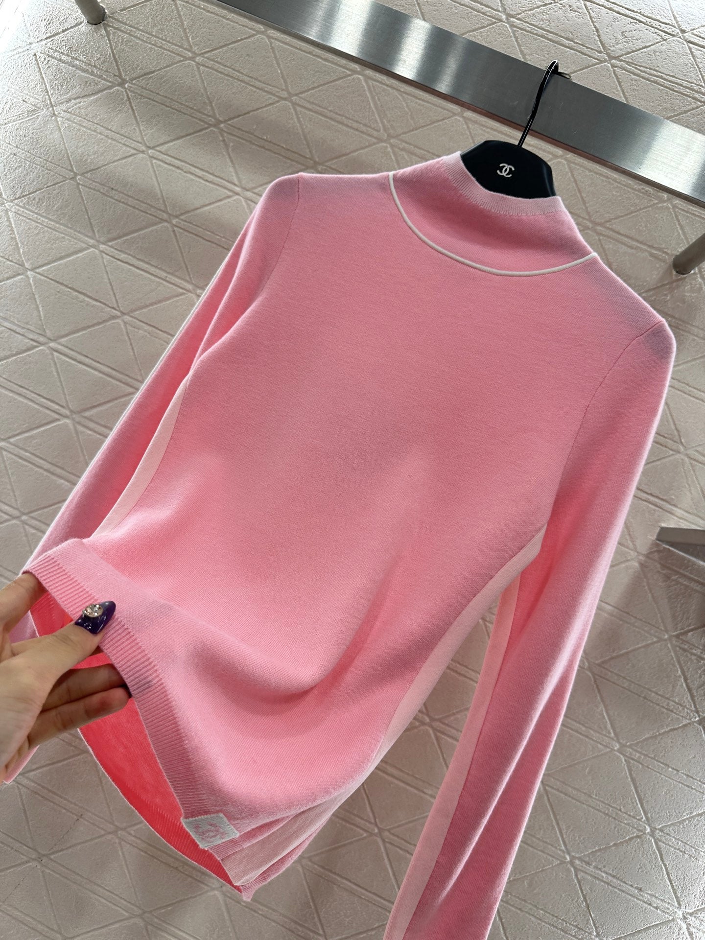 Small high neck knitted pullover sweater