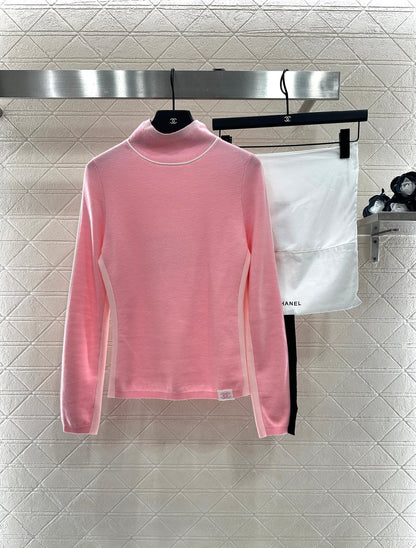 Small high neck knitted pullover sweater