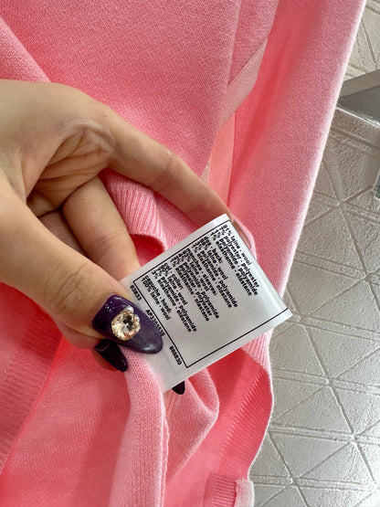 Small high neck knitted pullover sweater