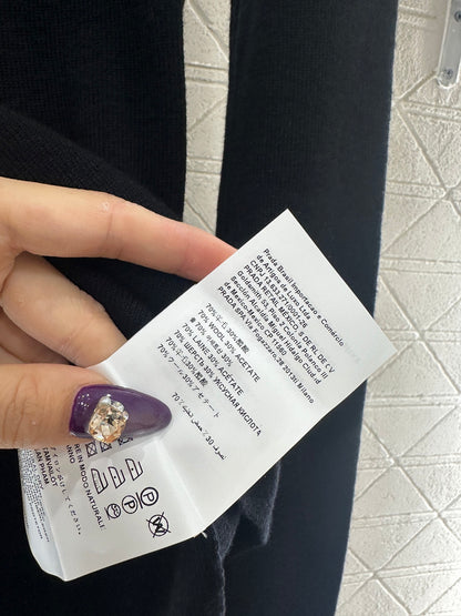 Tailored triangle logo high neck base shirt