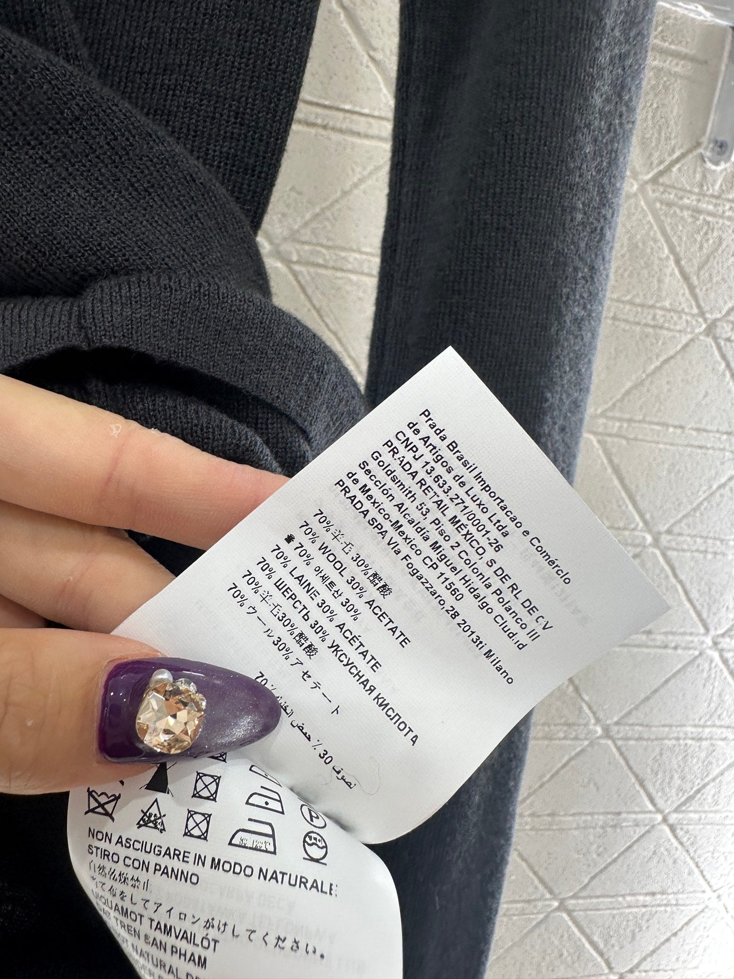 Tailored triangle logo high neck base shirt