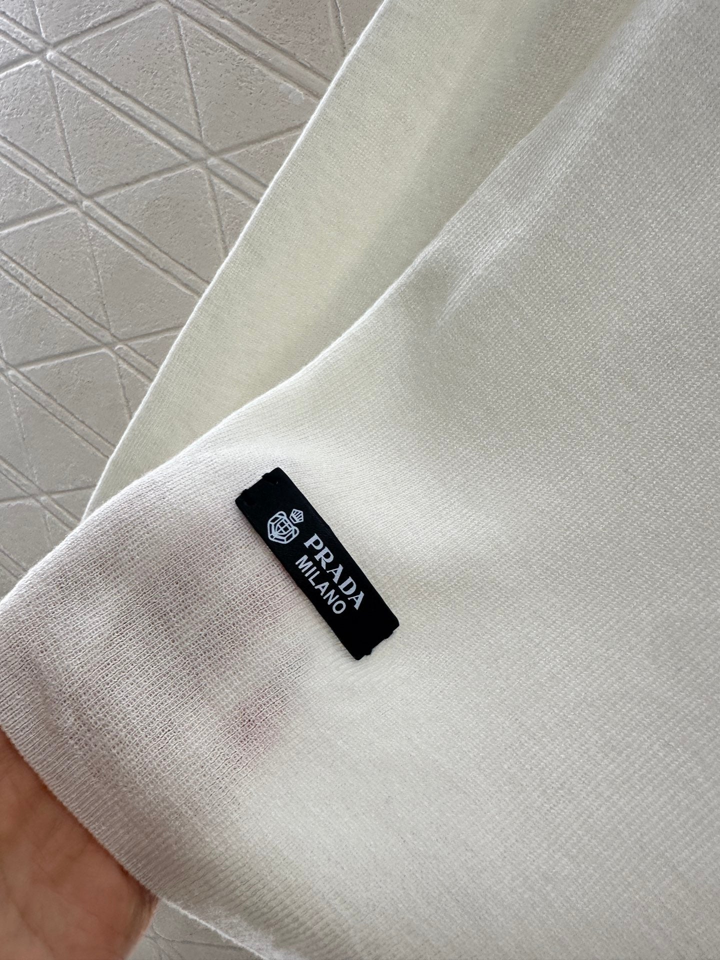 Tailored triangle logo high neck base shirt