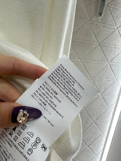 Tailored triangle logo high neck base shirt