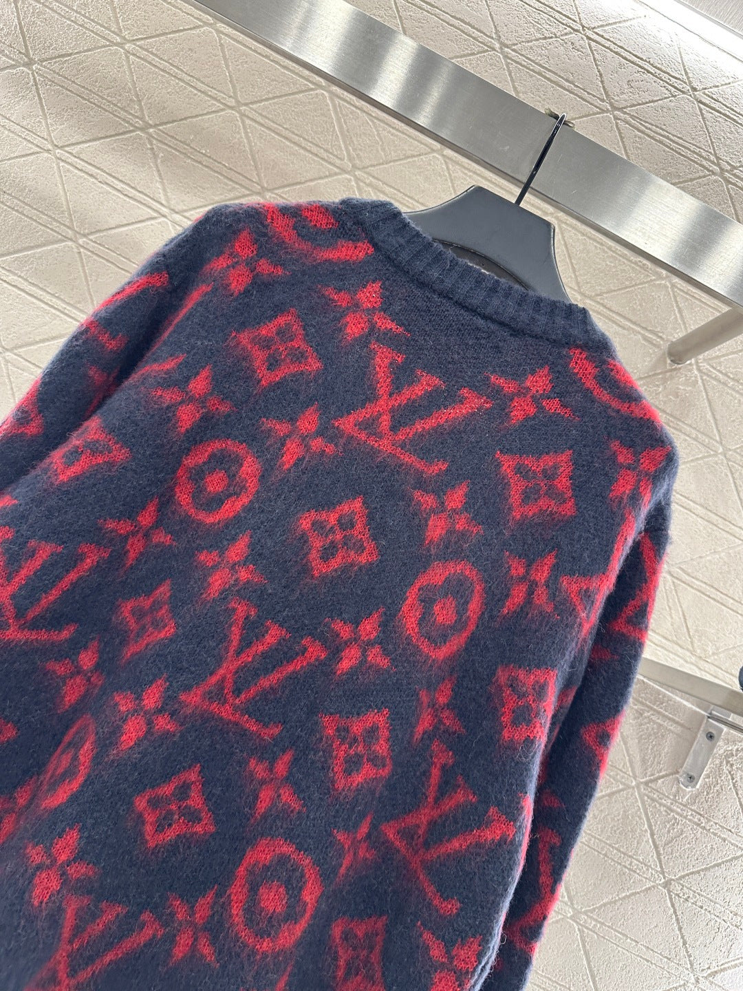 V-neck jacquard knitted cardigan