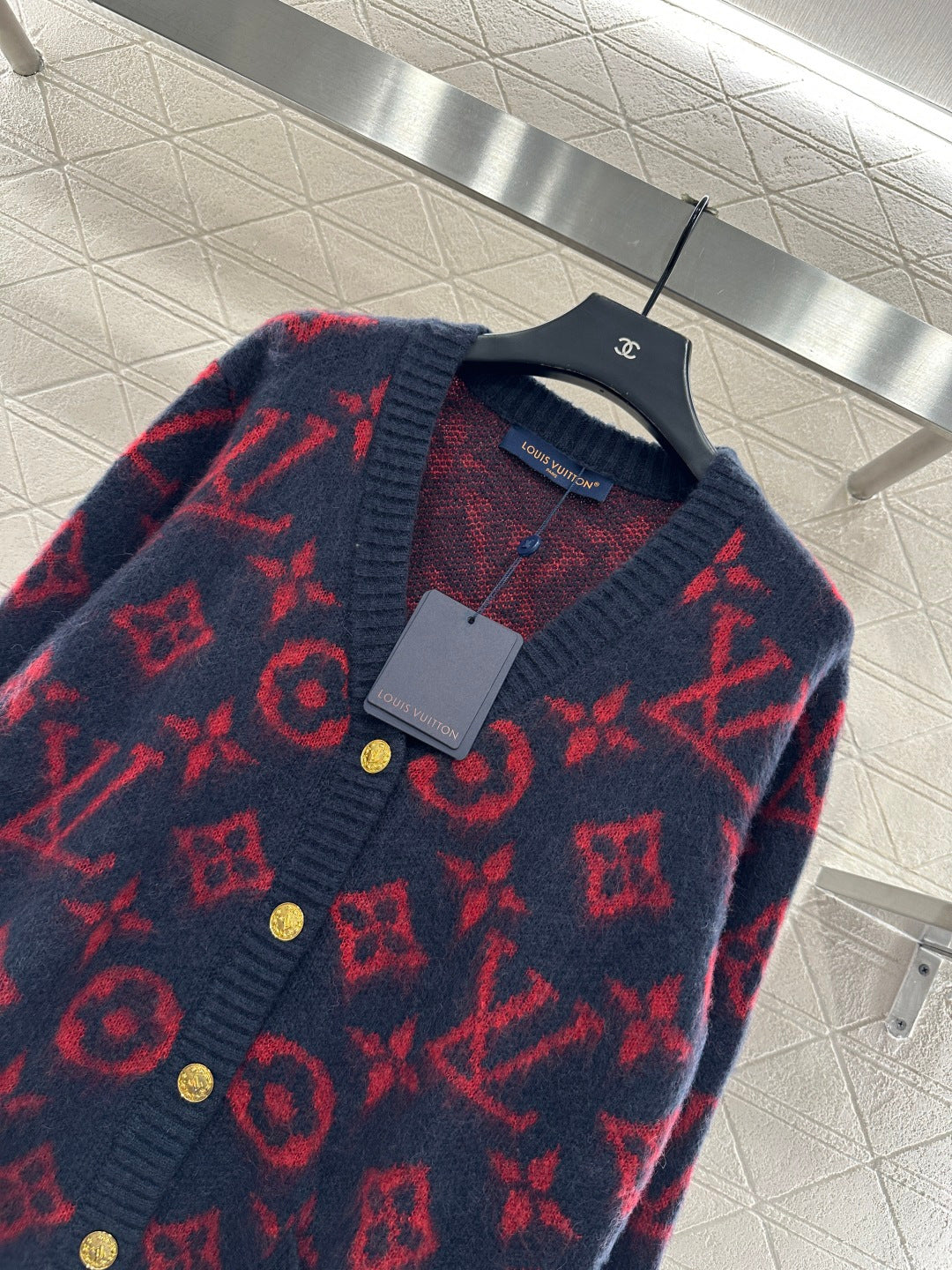 V-neck jacquard knitted cardigan