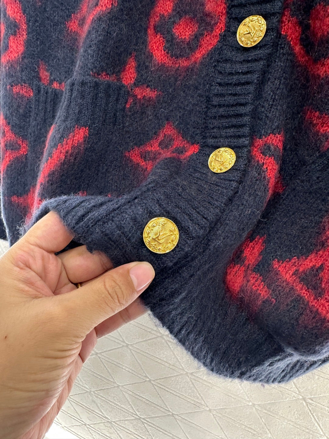 V-neck jacquard knitted cardigan