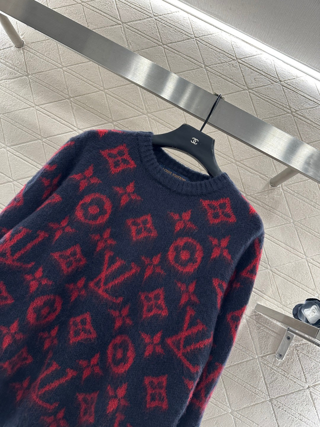 Round neck jacquard sweater