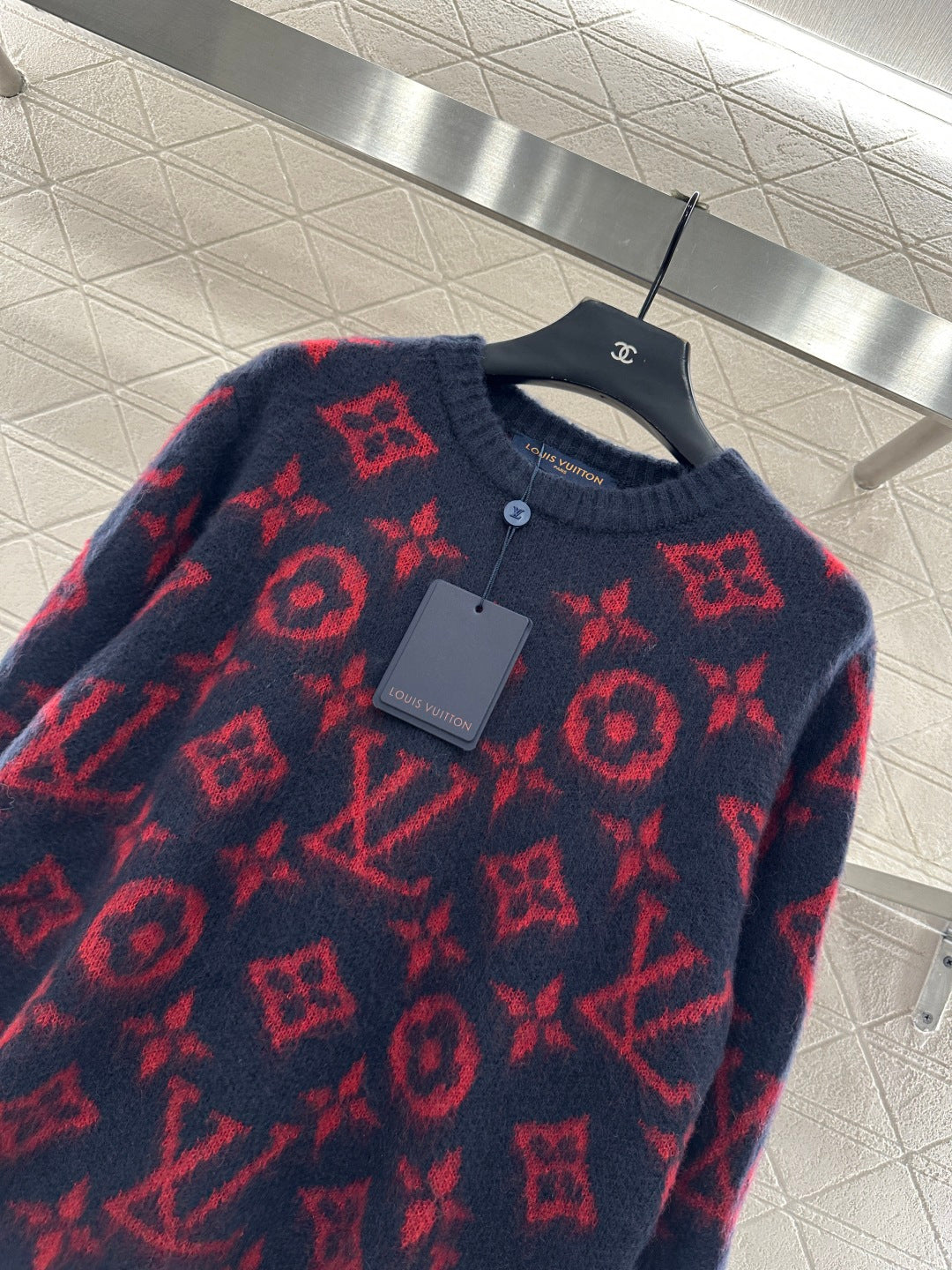 Round neck jacquard sweater