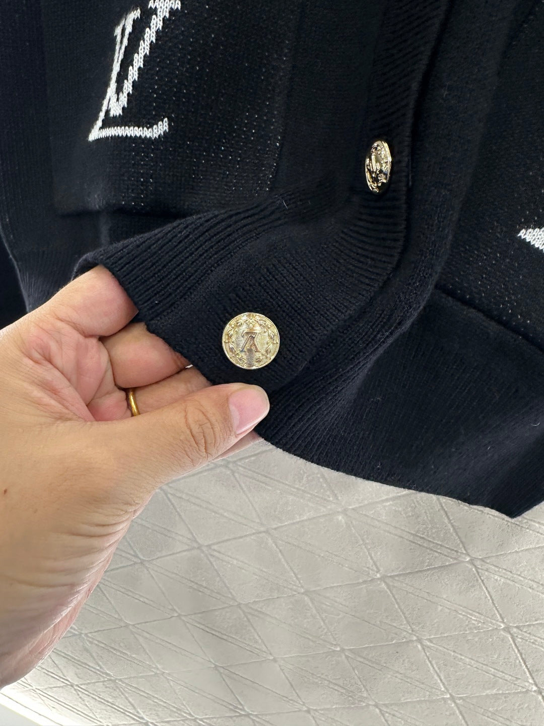 Jacquard letter knitted cardigan