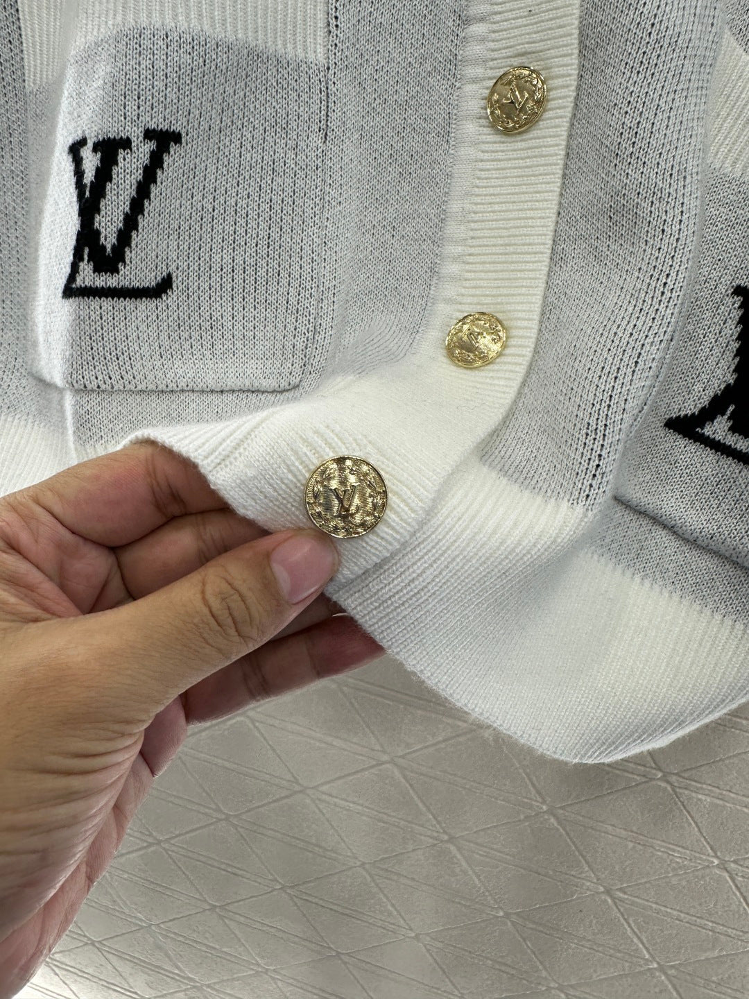 Jacquard letter knitted cardigan