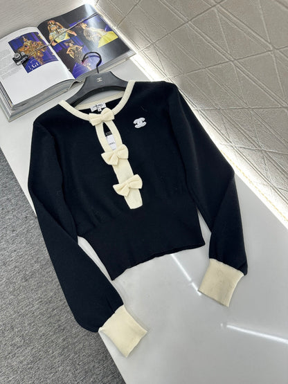 Hollow bow long sleeves