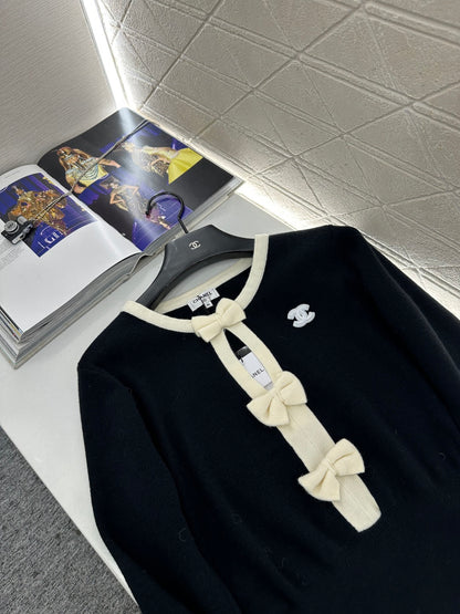 Hollow bow long sleeves