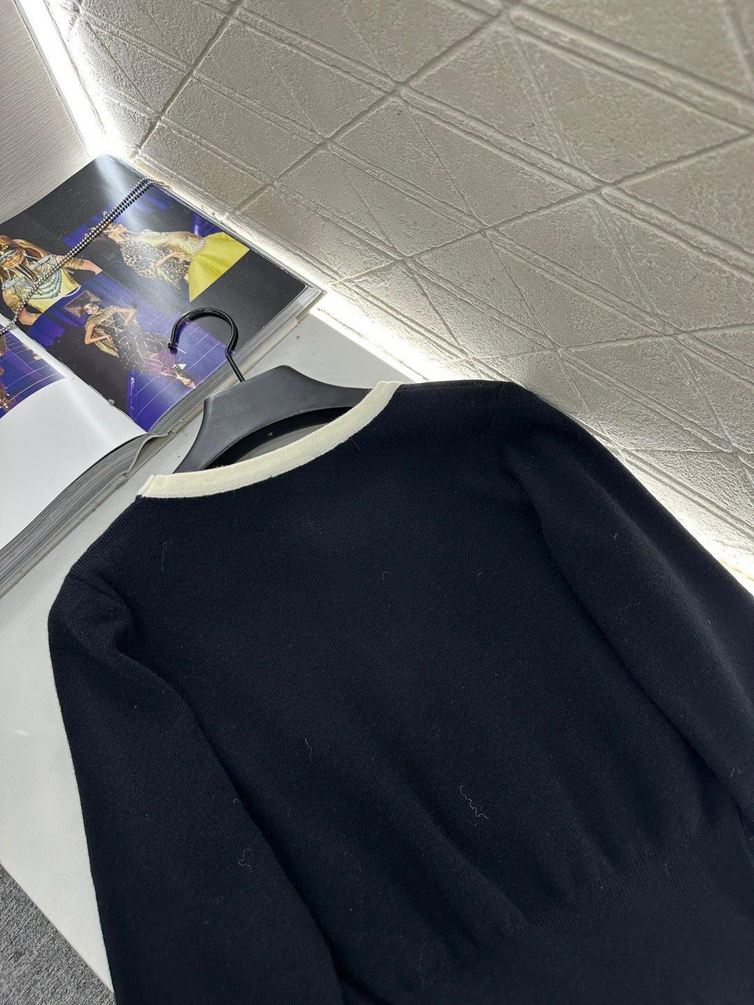 Hollow bow long sleeves