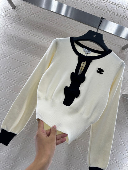 Hollow bow long sleeves