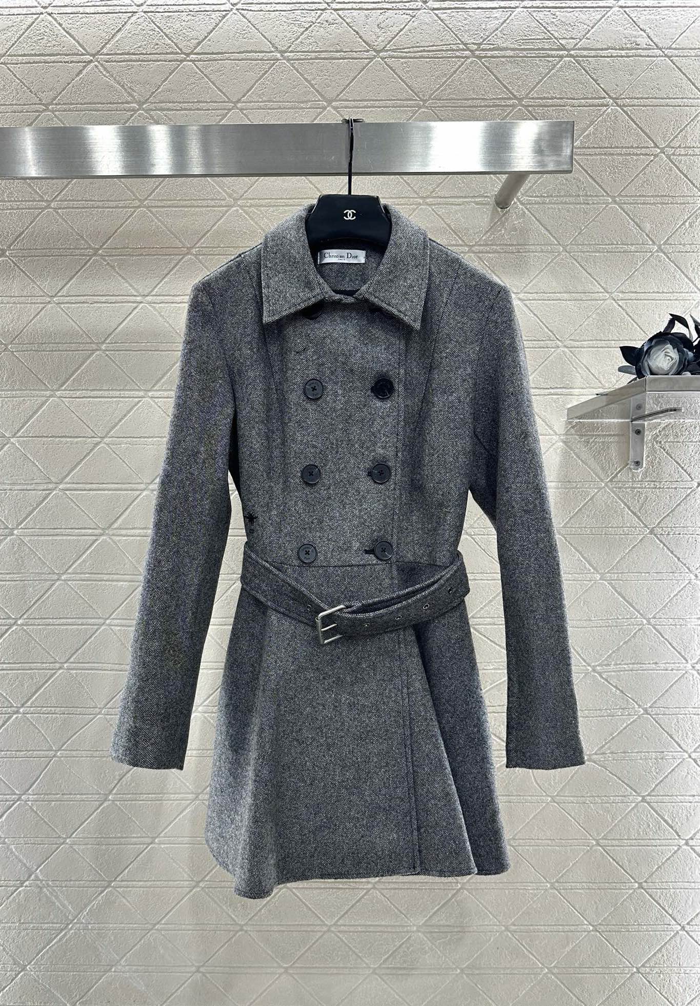 Flip collar double breasted woolen coat