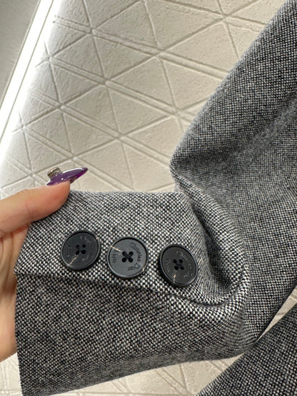 Flip collar double breasted woolen coat